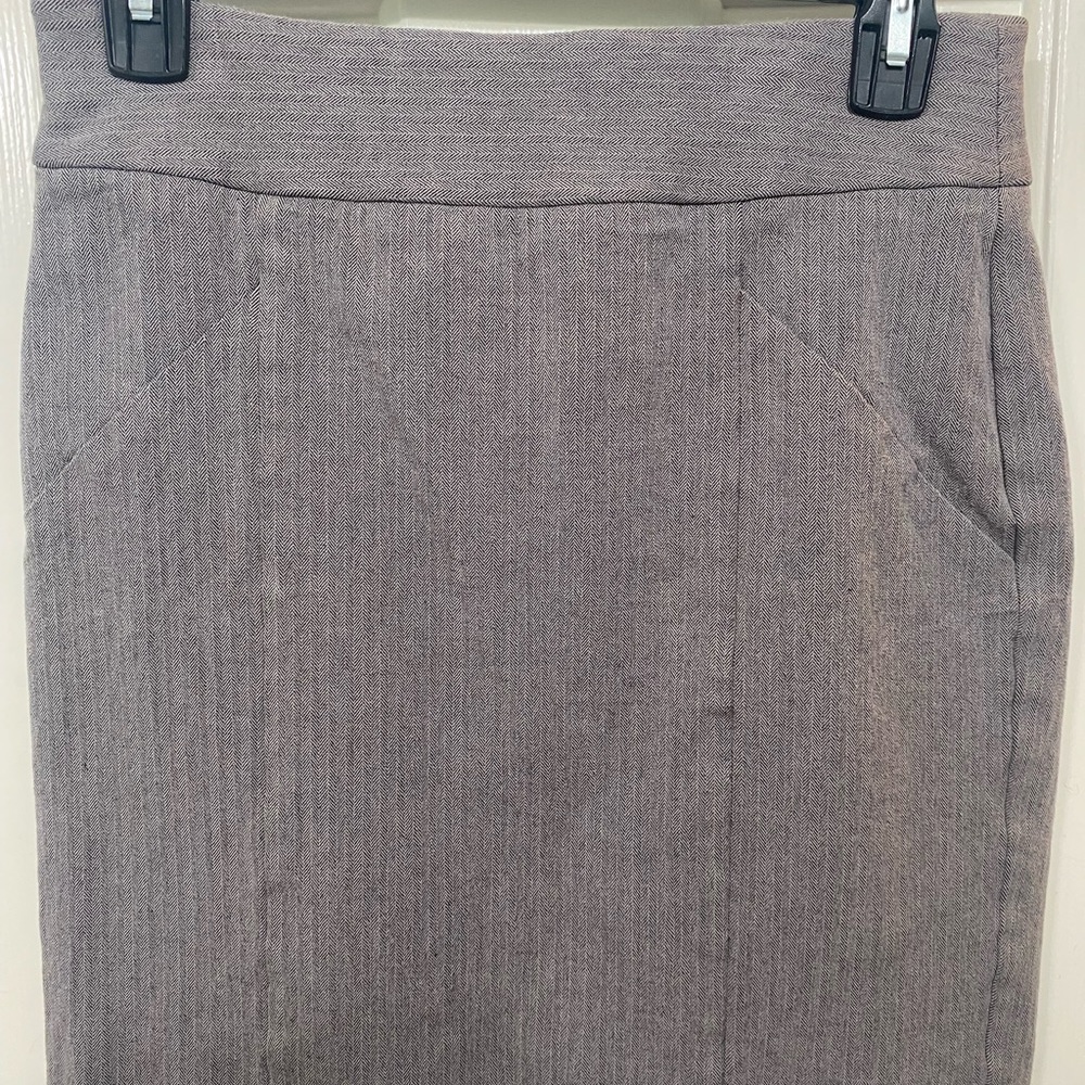 Banana Republic fitted pencil skirt- Size 4p
